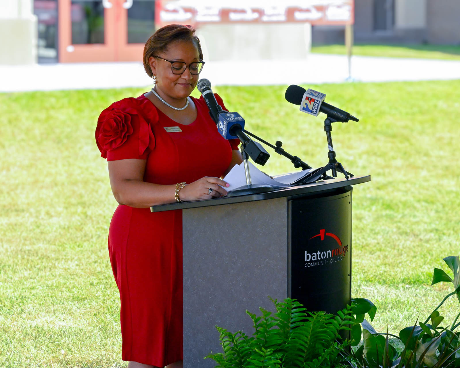 LaDonna Williams speaking at the Capital City Construction Lab ribbon-cutting ceremony